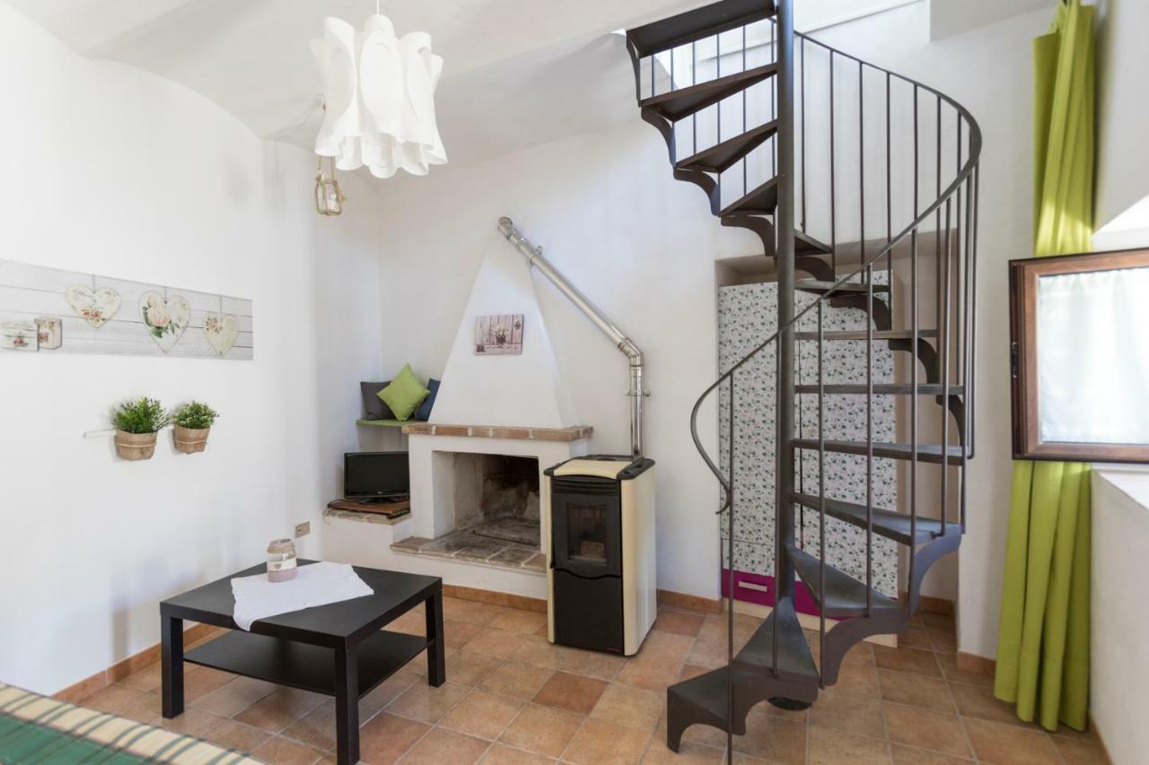 La Casa In Pietra Leilighet Villa Santa Maria  Eksteriør bilde