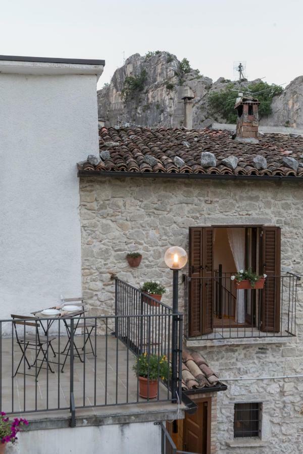 La Casa In Pietra Leilighet Villa Santa Maria  Eksteriør bilde